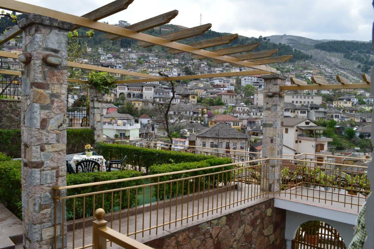 Villa Vila Ss Kekezi à Gjirokastër Extérieur photo