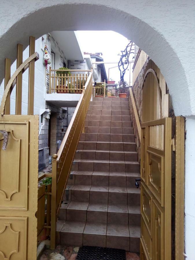 Villa Vila Ss Kekezi à Gjirokastër Extérieur photo